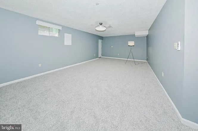 12819 Carousel Ct — Photo 16
