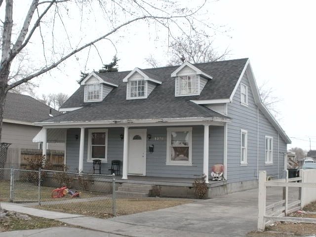 1st image of 1370 W Pacific Ave