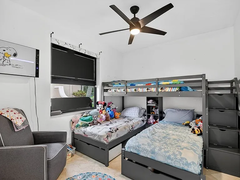 10337 Trianon Pl — Photo 17