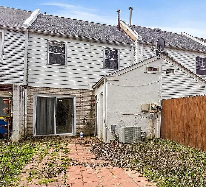 12 Ethan Allen Ct — Photo 4