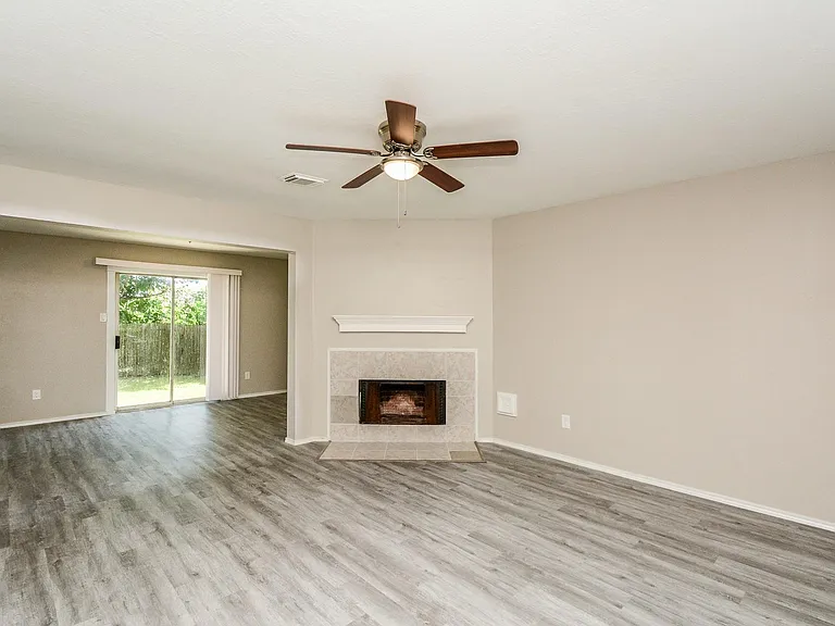8826 Pecan Place Dr — Photo 3