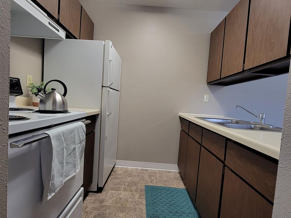 1st image of 1612 8th St N #65