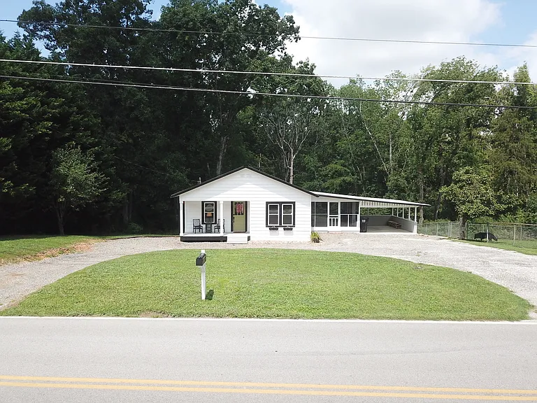 8615 Snow Hill Rd — Photo 2