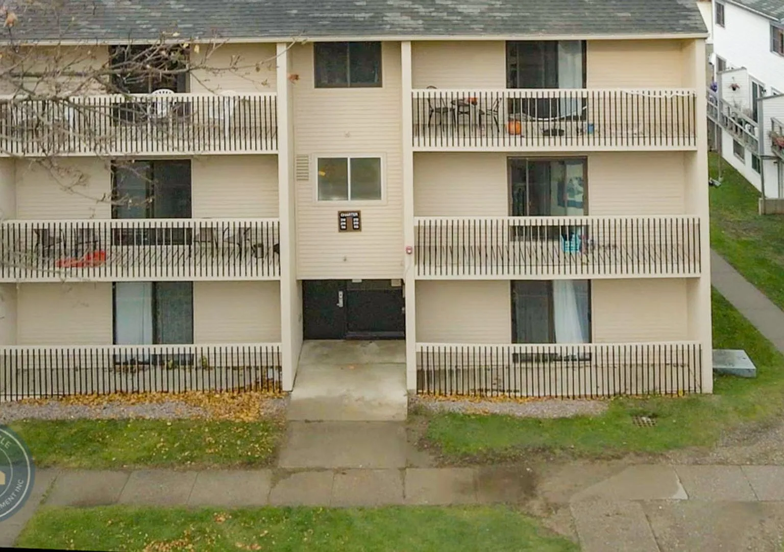 Hills Garden Condo Association - comfort and convenience perfectly situated between Downtown Burl... — Photo 4