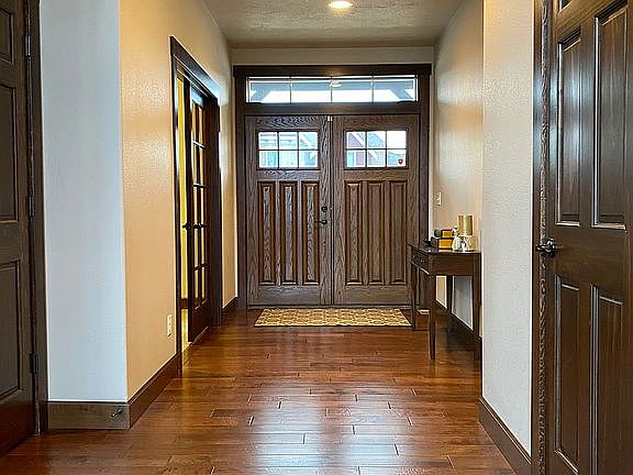 Large dual door foyer