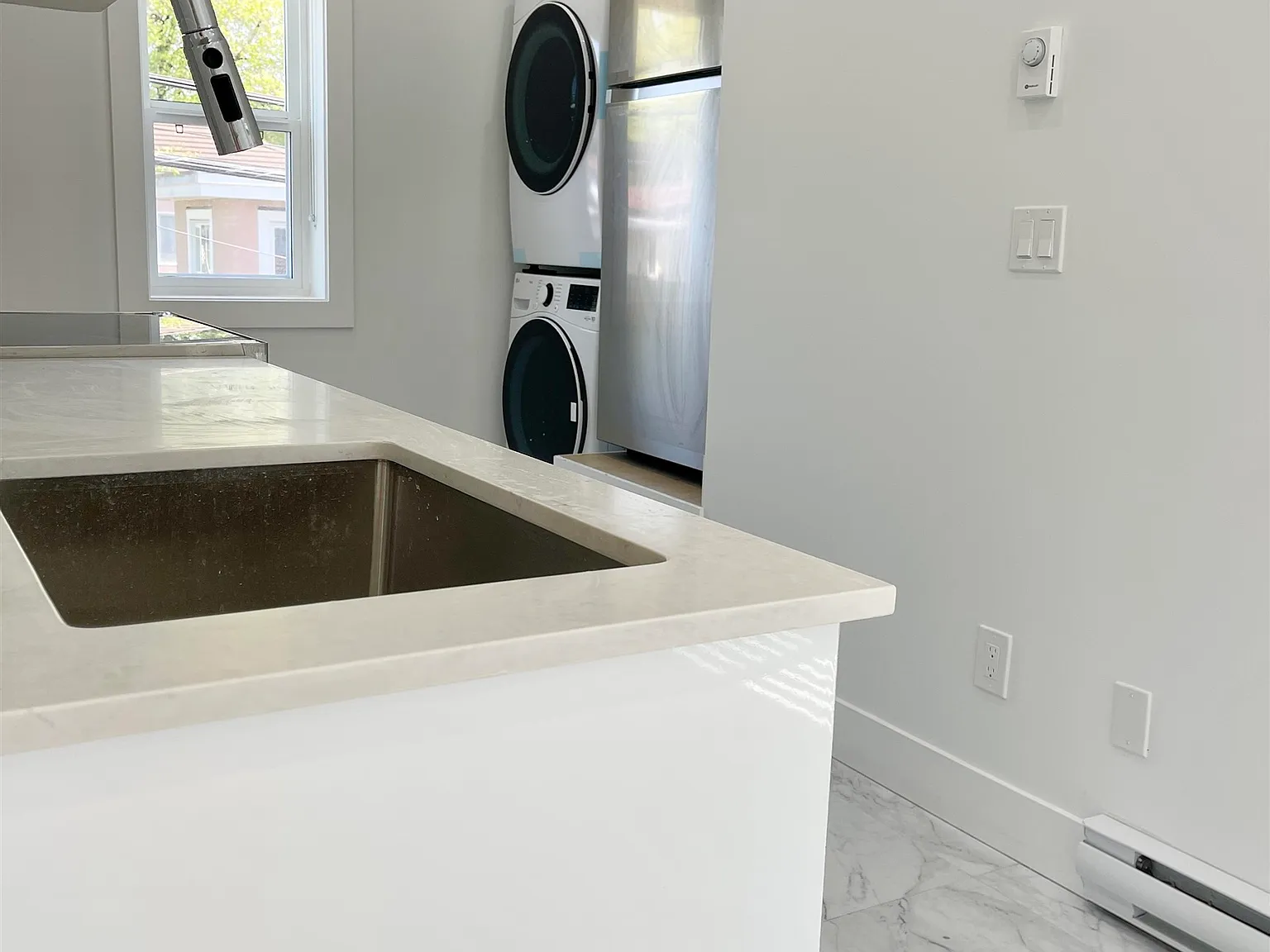 2 bed, 680 sqft, $2,200 — Photo 3