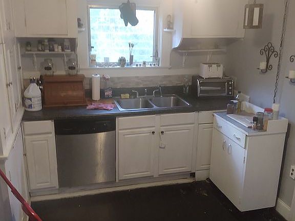 3rd image of 525 Live Oak Ave