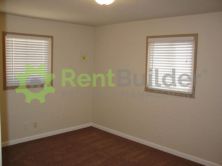 9801 Snow Heights Blvd NE — Photo 6