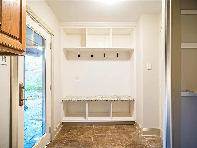 5046 Yarwell Dr — Photo 26