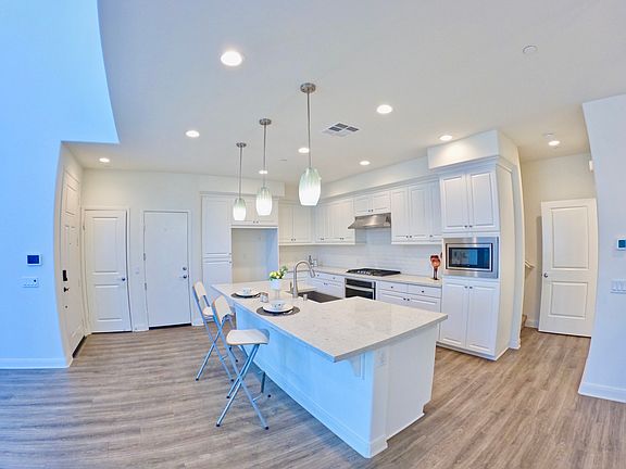 1st floor, kitchen area