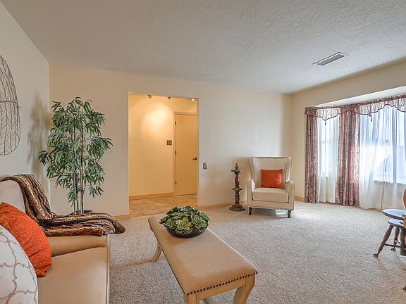 3rd image of 4116 Camino De La Sierra NE