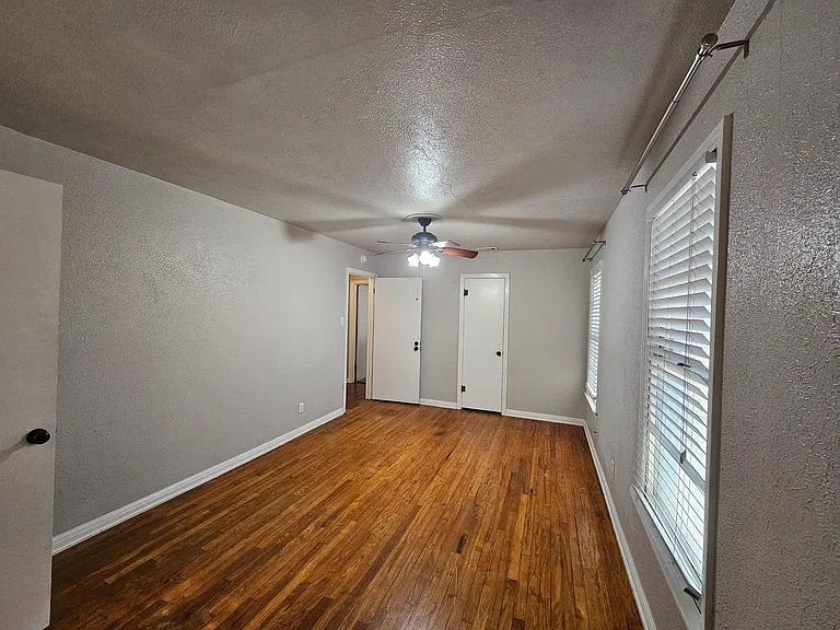 1506 Live Oak Dr — Photo 10