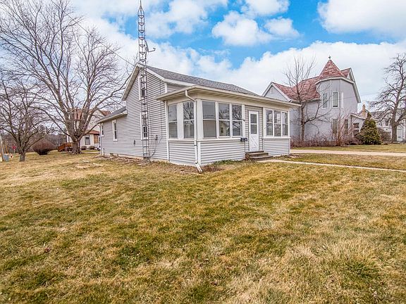 4th image of 449 Taylor STREET