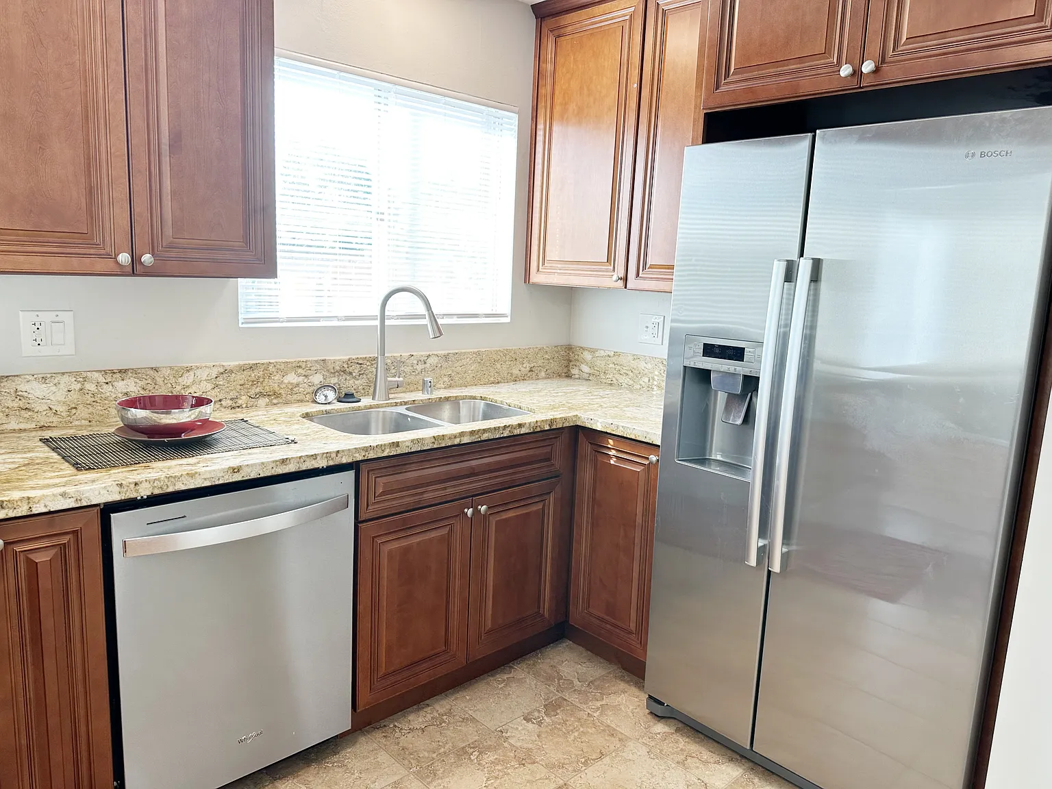 2 bed, 1200 sqft, $1,950 — Photo 2