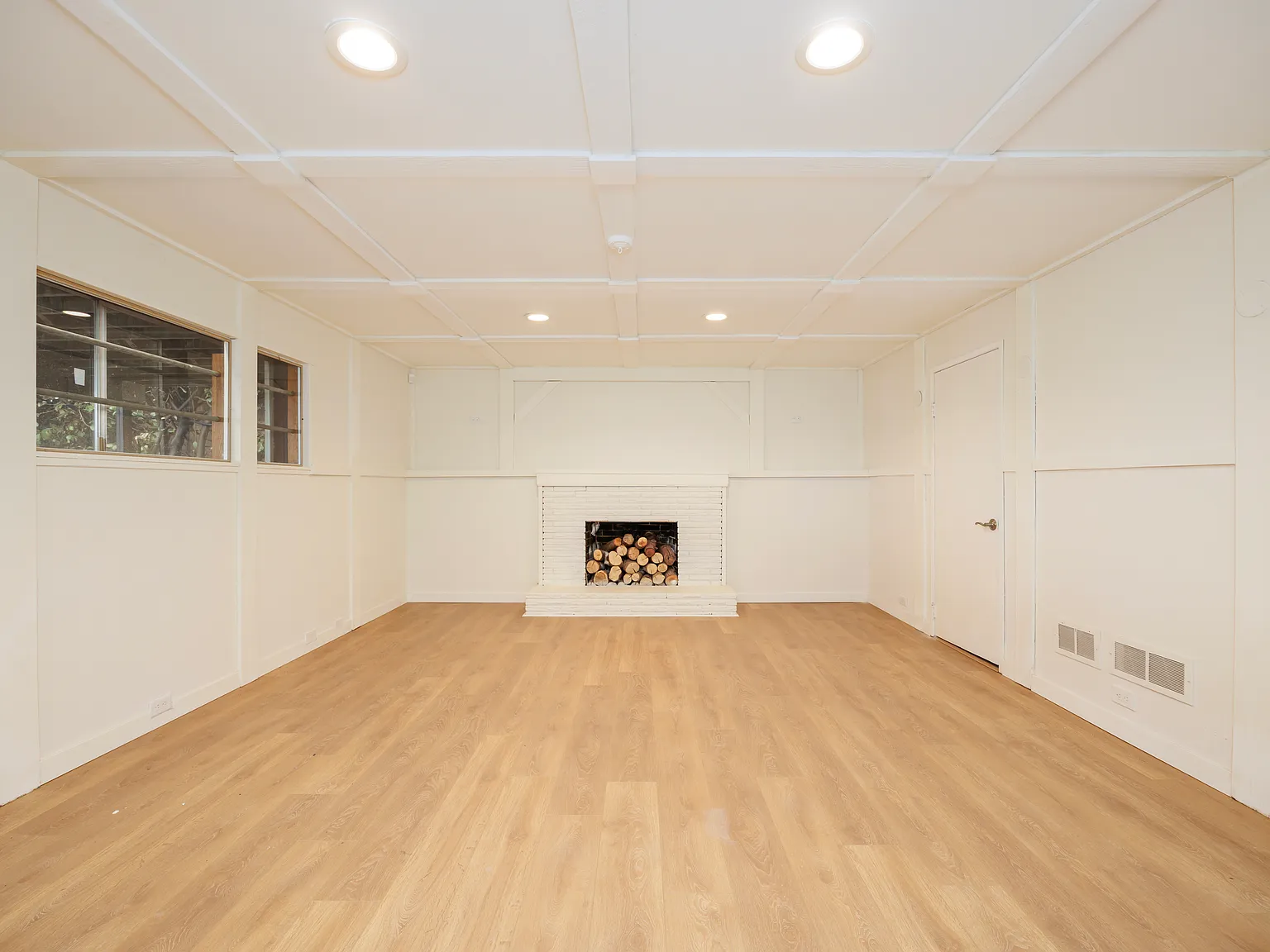 5 bed, 2570 sqft, $6,250 — Photo 4