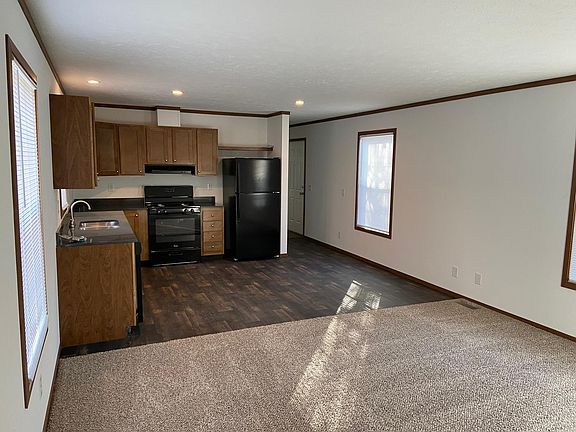 3rd image of 10 North St #18