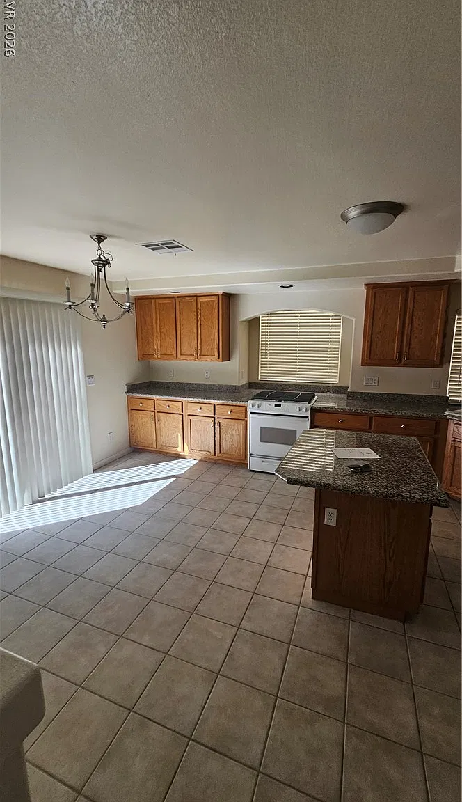 3 bed, 2.5 bath, 1855 sqft, $2,000 — Photo 3