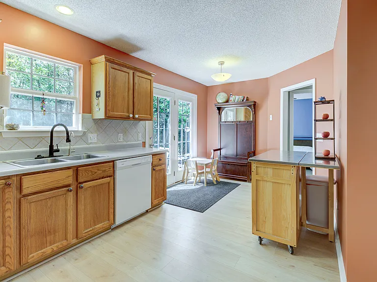 201 Adele Ct — Photo 17