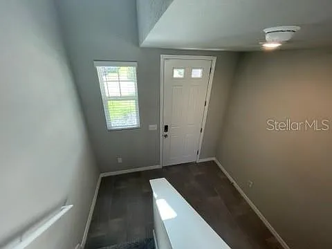 3 bed, 2.0 bath, 1964 sqft, $2,300 — Photo 3