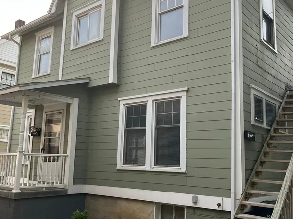 (undisclosed Address), Barberton, OH 44203