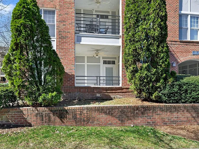 401 Finsbury St #102 — Photo 18