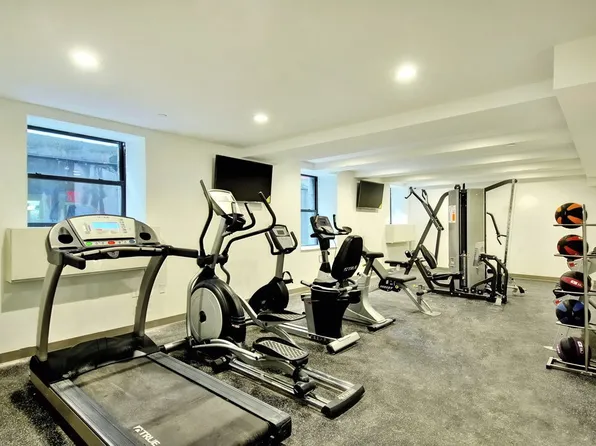 272 Manhattan Avenue image 8 of 8