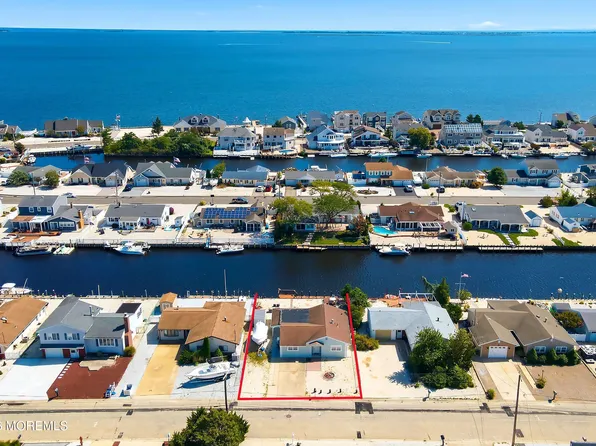 216 Montclair Road S, Barnegat, NJ 08005