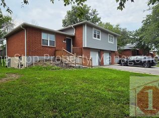 608 NE Florence Ave APT A, Lees Summit, MO 64063