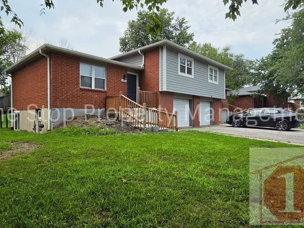 608 NE Florence Ave APT A, Lees Summit, MO 64063