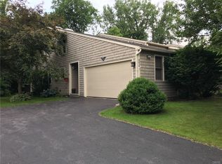 8636 Braewood Dr, Baldwinsville, NY 13027