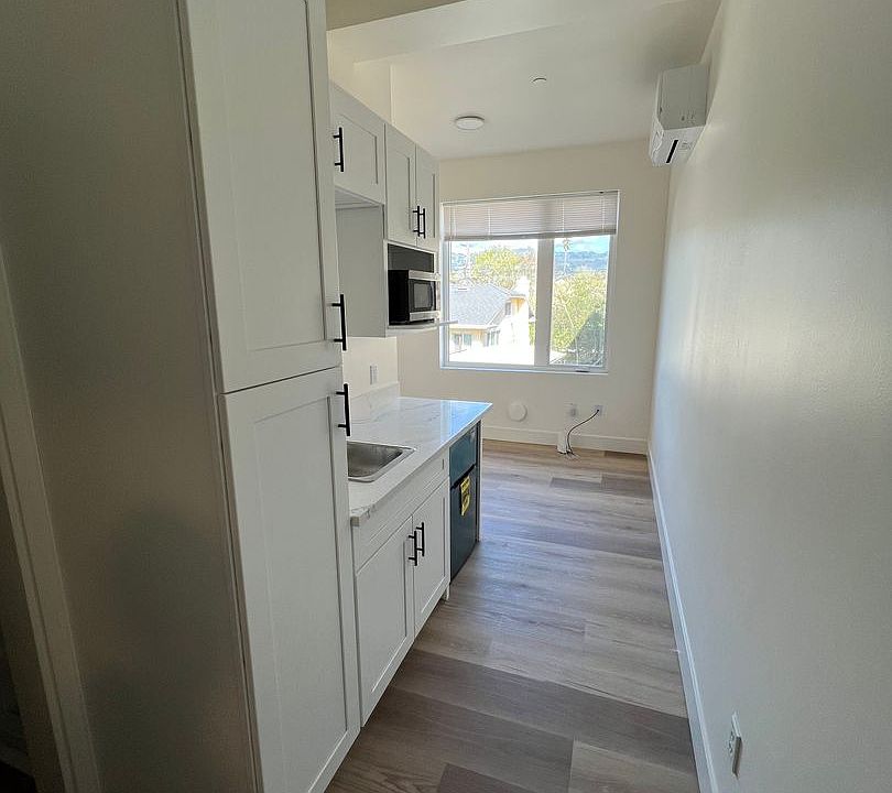 1st image of 2435 San Pablo Ave #209