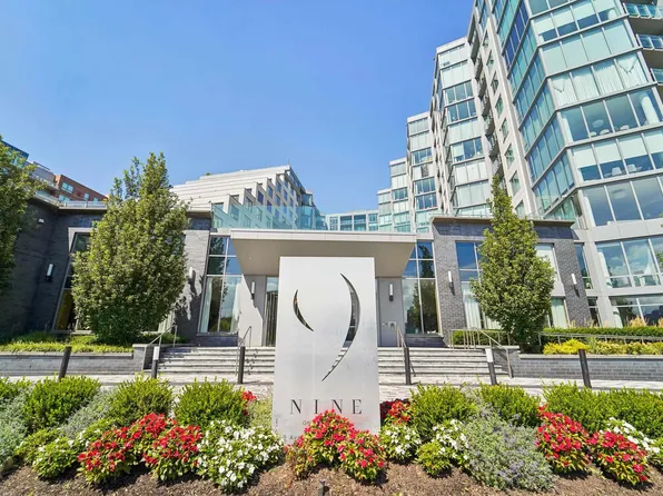 9 Avenue At Port Imperial image 4 of 47