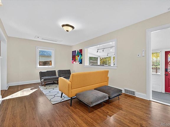 5th image of 1136 Venice Street
