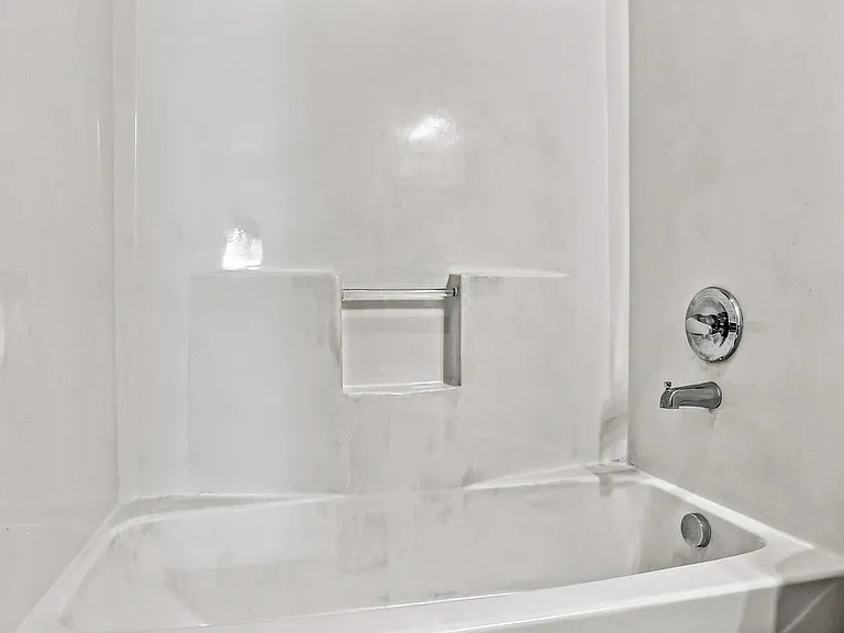 7008 Faxon Dr — Photo 24