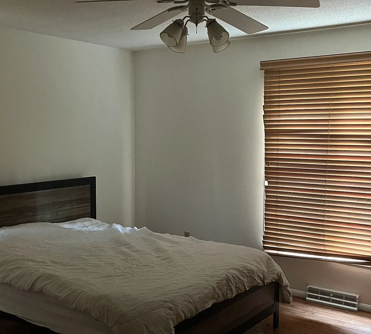 3 bed, 1939 sqft, $2,000 — Photo 1