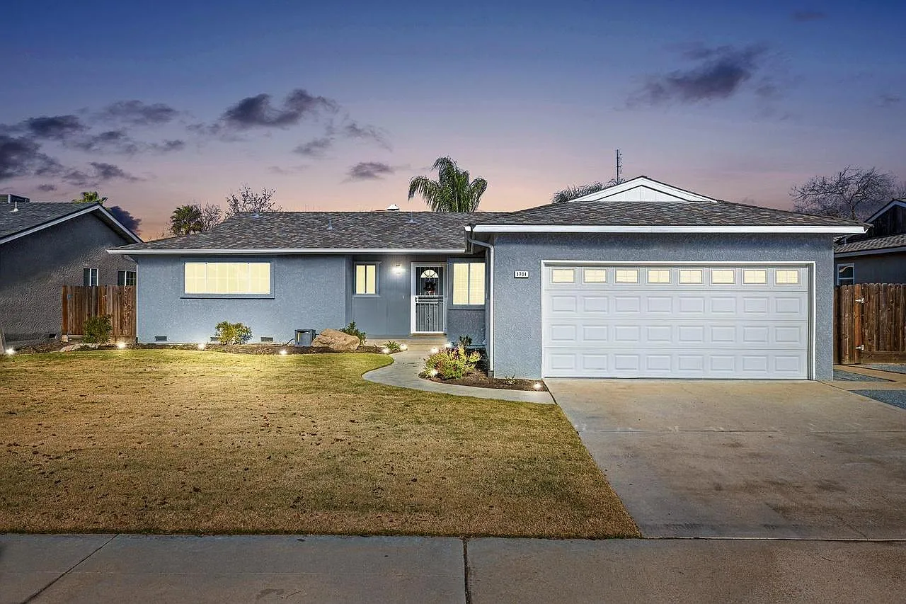 3 bed, 1271 sqft, $2,600 — Photo 1