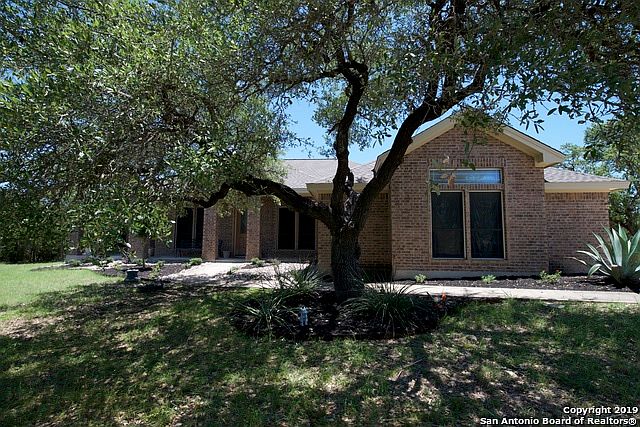 1st image of 405 Hidden Oaks Dr