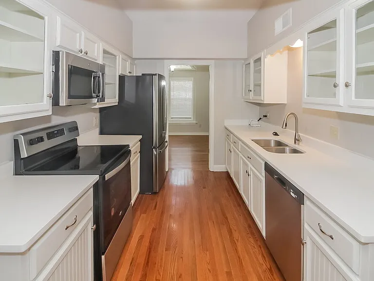 2224 Burlingate Dr — Photo 9