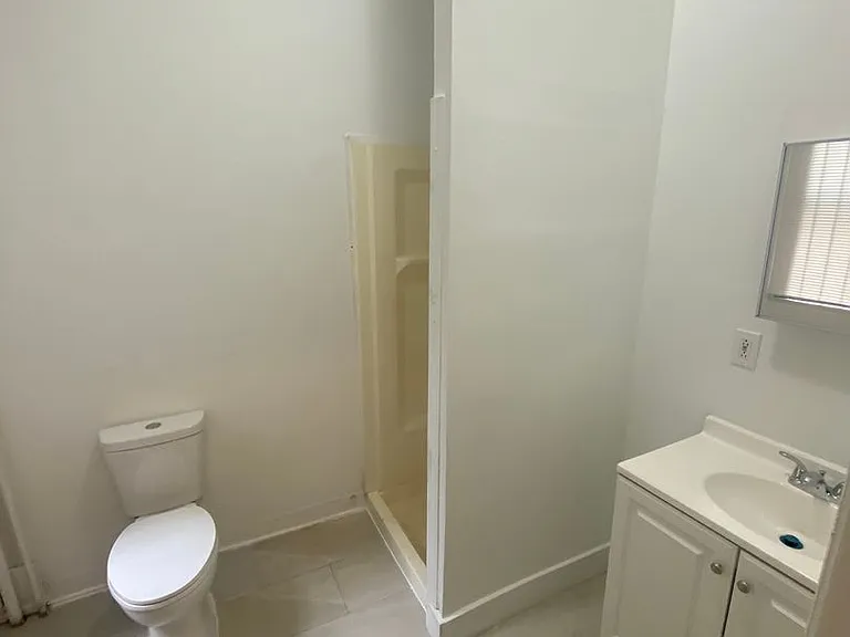 1739 W Diamond St — Photo 11