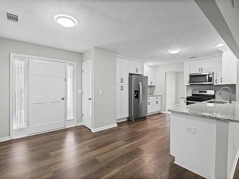 1194 Meadow Oaks Dr NW — Photo 11