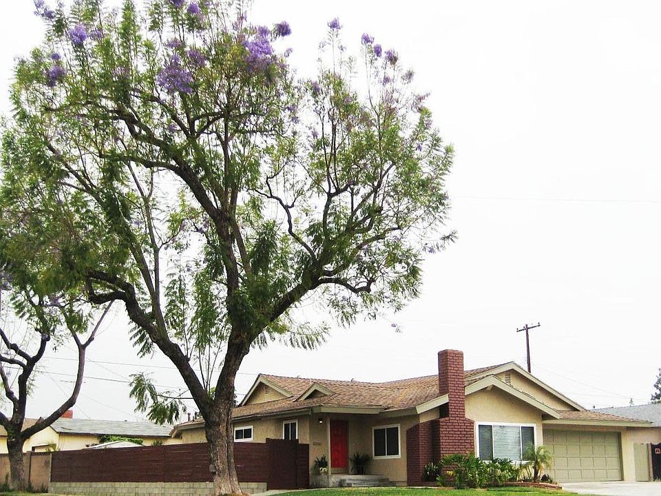 1583 sqft house. All the the jacaranda trees have been removed for easy maintenance! Perimeter fencing for added privacy.