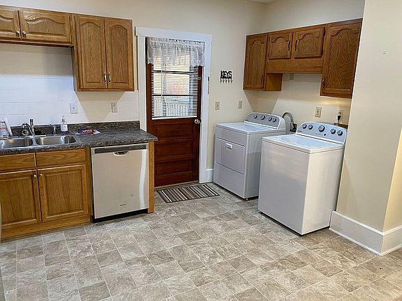 5th image of 723 3rd St