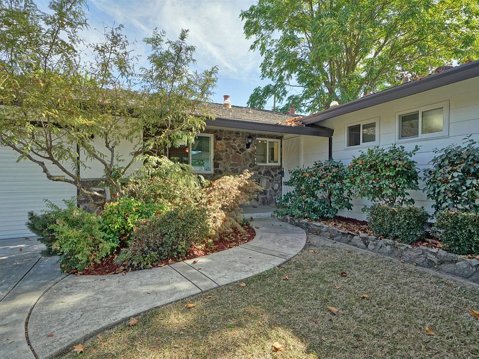 1st image of 6837 S Land Park Dr