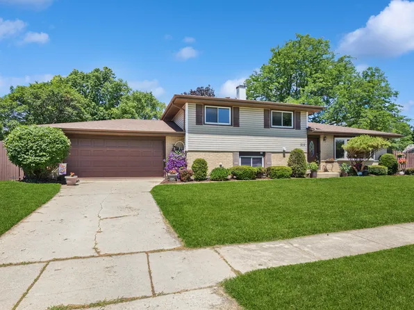 1212 Rose Ct, Bartlett, IL 60103