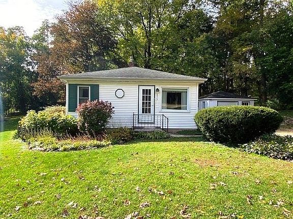 2nd image of 2913 W Memorial Dr
