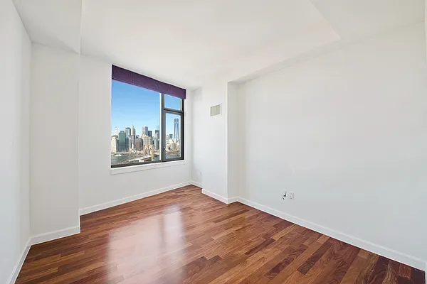 Sold by Nest Seekers International | media 28