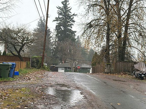 4th image of 5808 SE Hill St