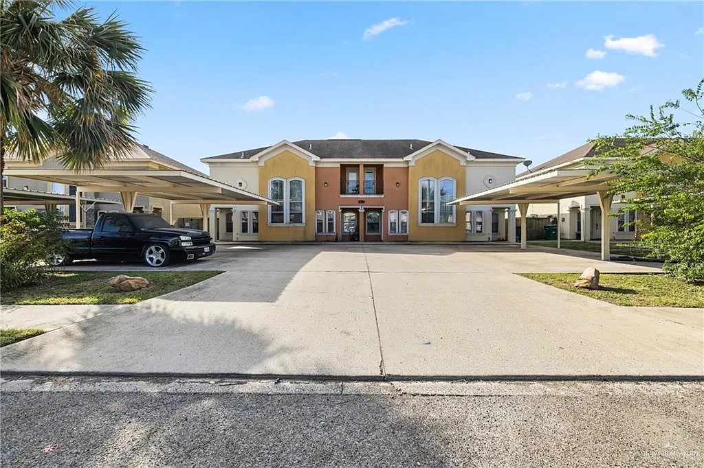 2 bed, 2.5 bath, 1332 sqft, $1,100 — Photo 1