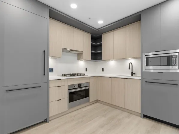 2268 Broadway E #507, Vancouver, BC V6K 0B2