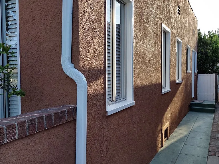 1629 Cota Ave — Photo 4